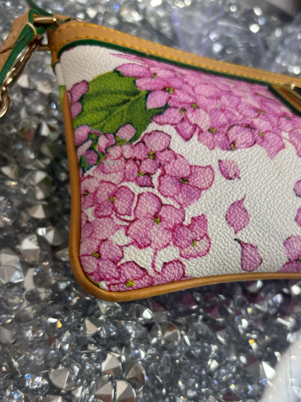 Dooney & Bourke Hydrangea Monogram Medium Wristlet EUC - Picture 10 of 15